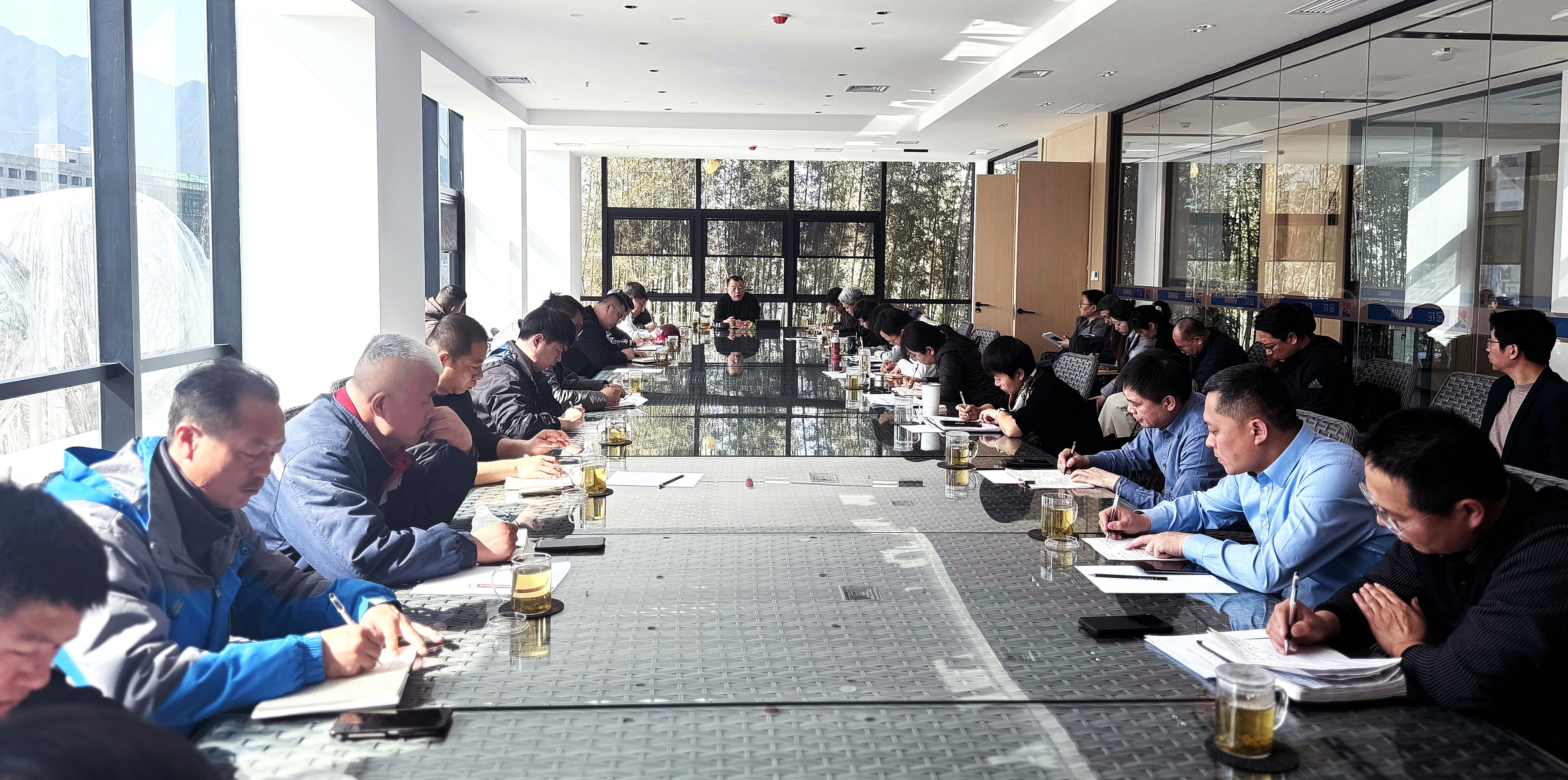 天策論壇股份董事長邢雅江攜經營管理團隊一行對草堂項目施工現場進行全面巡查 天策論壇股份董事長邢雅江攜經營管理團隊一行對草堂項目施工現場進行全面巡查
