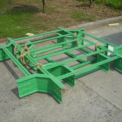 河北鼎天廠家供應(yīng)玻璃鋼橋架 電纜橋架復(fù)合環(huán)氧樹脂橋架型號多種歡迎來電咨詢